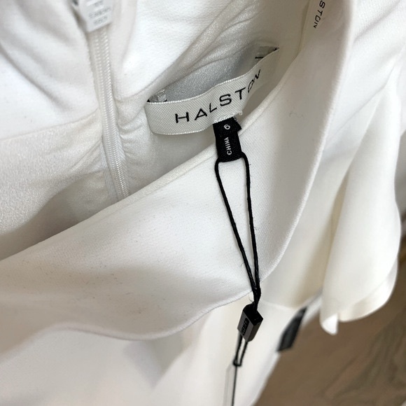 NWT Halston Architectural Short Sleeve Blouse with Mock Neck in White - Size 6 - Picture 12 of 15